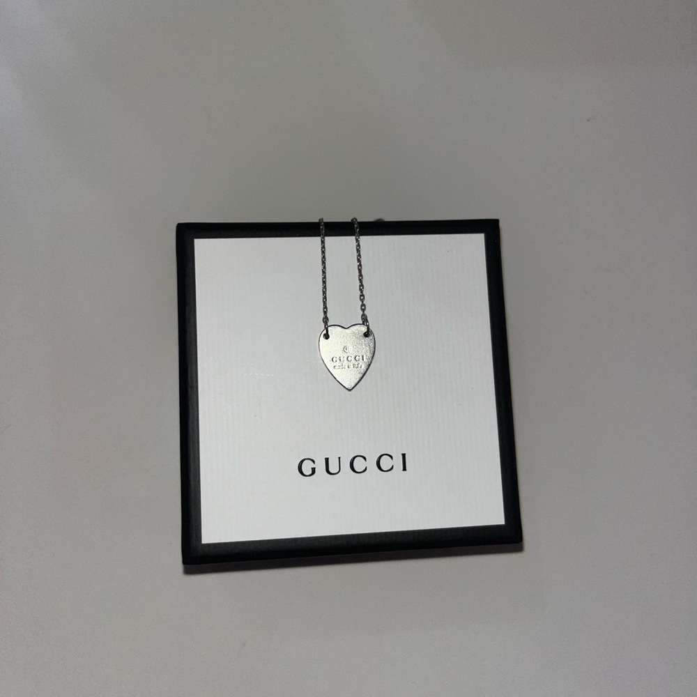 Gucci Silver Heart Pendant Bracelet - Picture 6 of 8